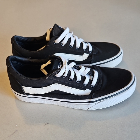 Vans Black Sneakers - Picture 1 of 12